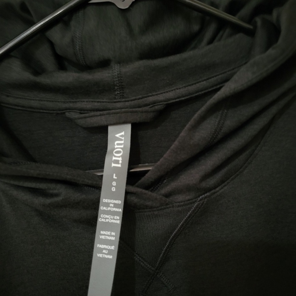 Unworn Vuori Women's Sweatshirt Halo Modern Pullover Hoodie in Black - Picture 9 of 11